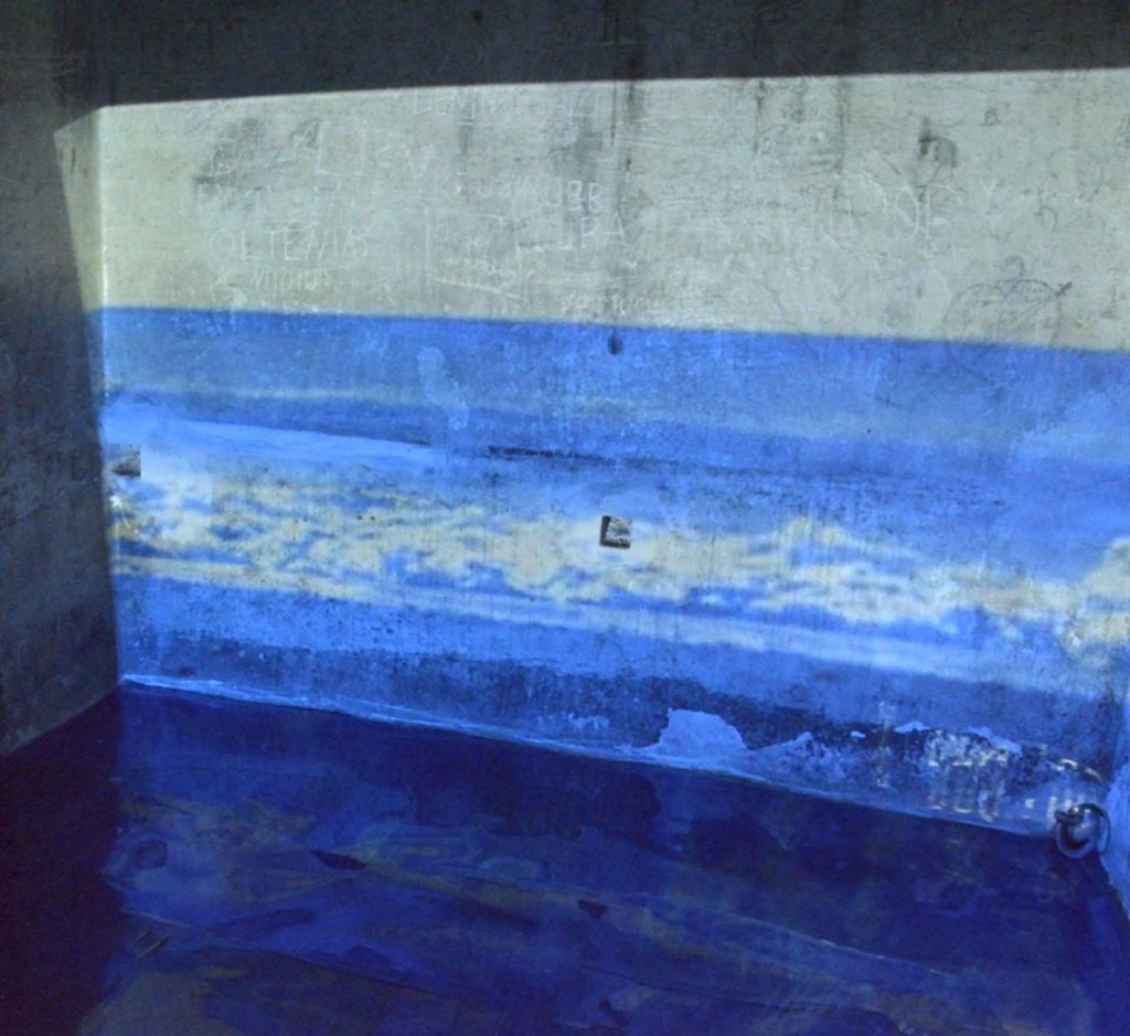 CATEGORIA ARTISTICA: Installazioni
BIOGRAFIA: Artista eclettico che spazia tra le tecniche della pittura tradizionale e installazioni luminose in plexiglas. Diplomato in Pittura a Genova, vive e lavora nei suoi Ateliers tra Genova e Parigi...