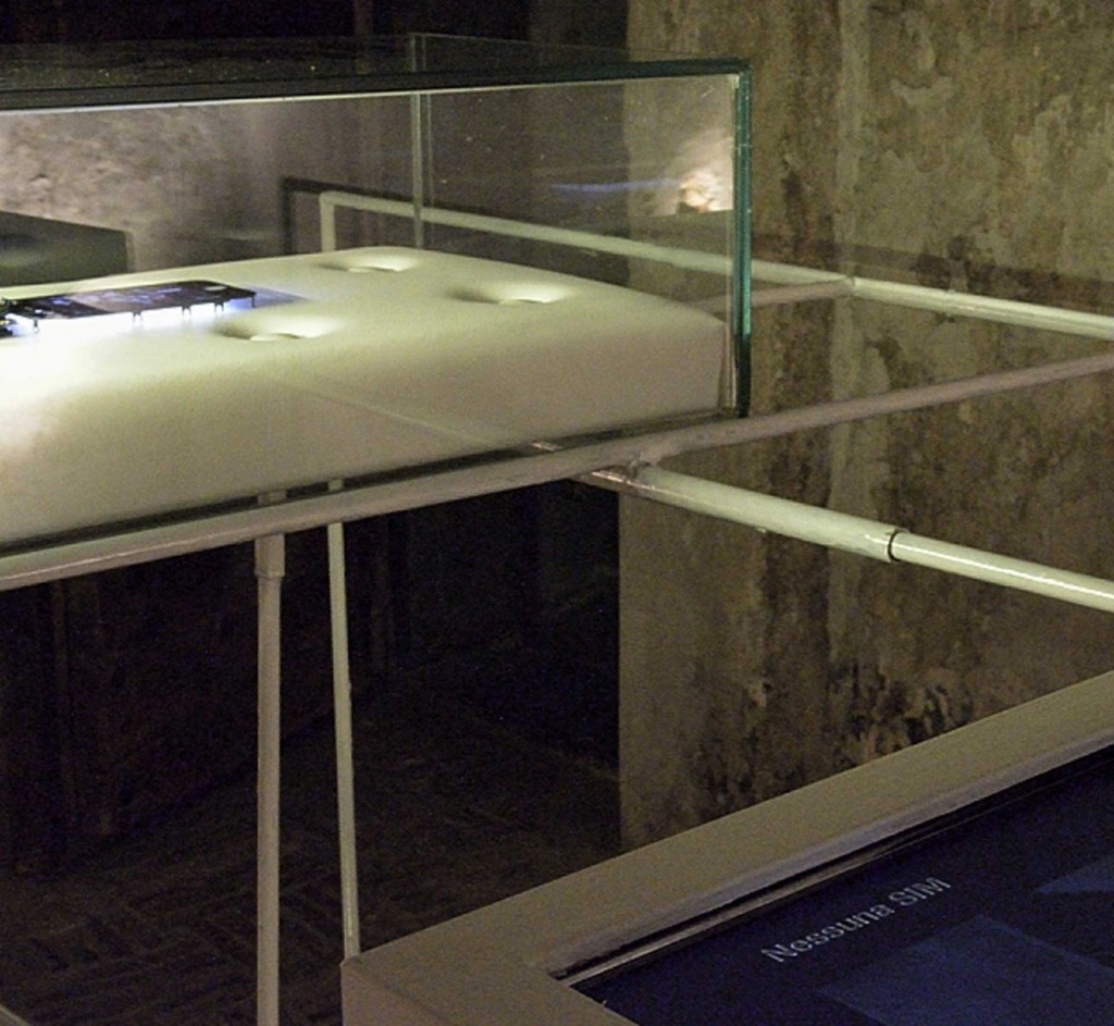 CATEGORIA ARTISTICA: Installazioni
BIOGRAFIA: Artista visivo, docente presso l'Accademia di Belle Arti di Genova e insegnante di Scuola Media. Dal 1993 espone sue opere e lavori multimediali in mostre personali e collettive...